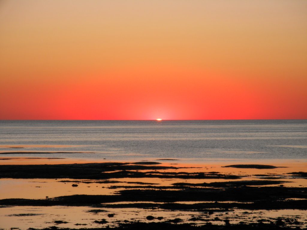 With nothing but Cape Cod Bay to the horizon, Duck Harbor offers spectacular sunset experiences.